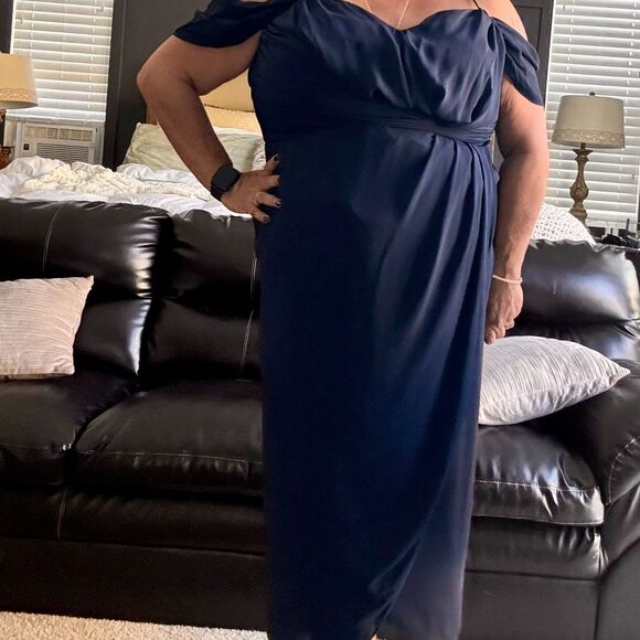 Entwine Maxi Dress - navy NWT Elegant, maxi, party.Size 20 - Picture 2 of 4